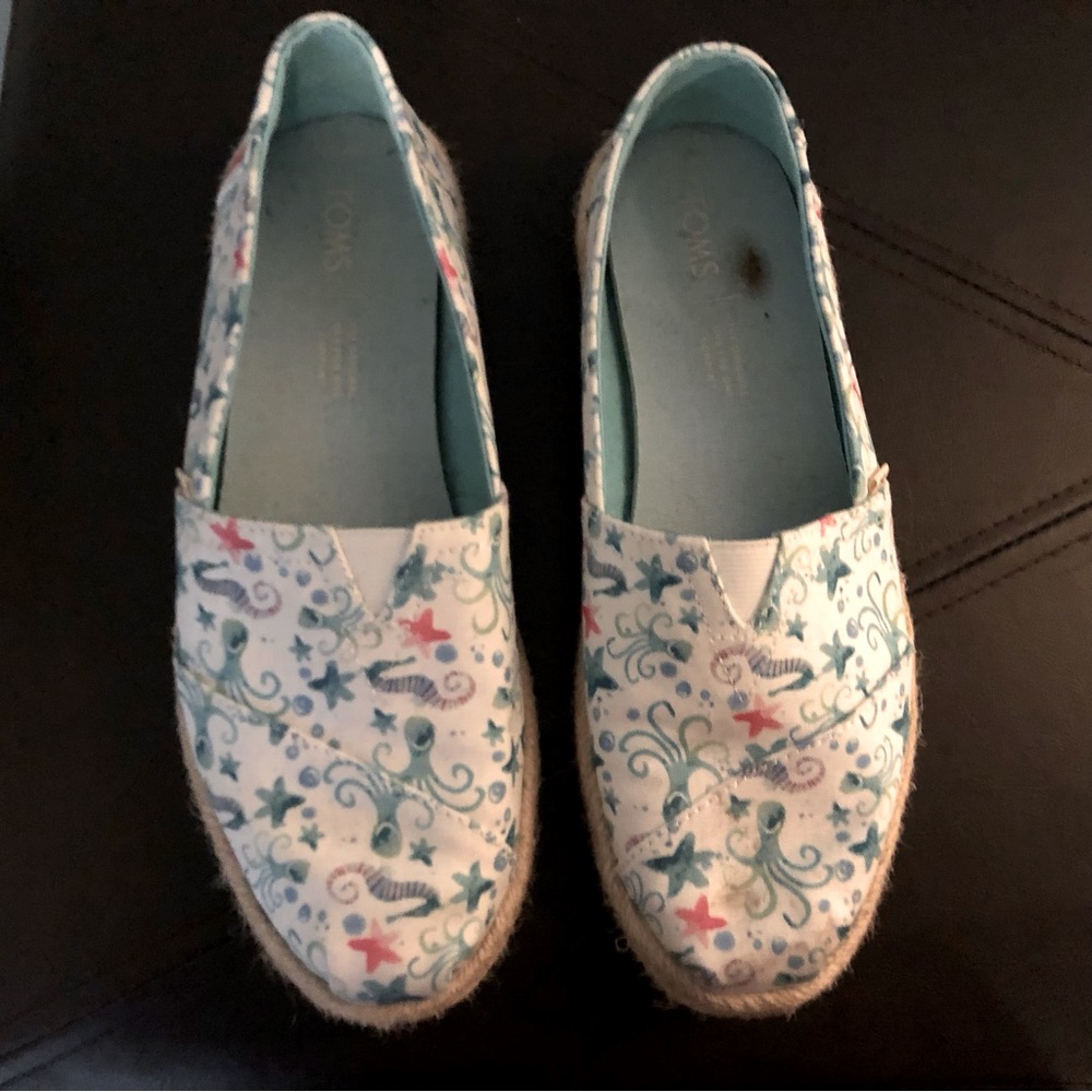 Tom’s size 7.5, cute sea life print